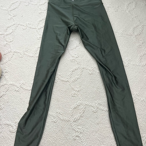 STRUT THIS- Jade Satin Leggings. Size Large - Picture 4 of 5